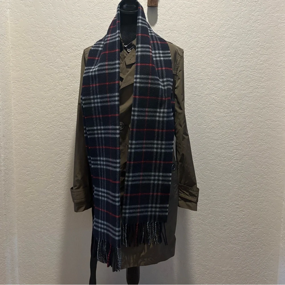Burberry Dark Blue Lamb’s Wool Plaid Scarf - Picture 2 of 7